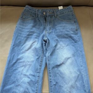 SHEIN Straight-Legged Medium Wash Jeans